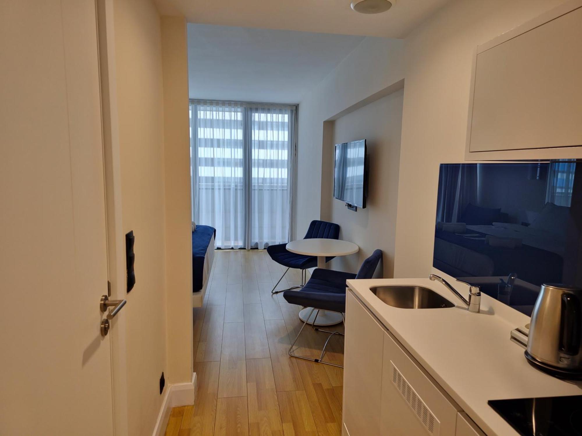 Orbi Sea Breeze Aparthotel バトゥーミ エクステリア 写真